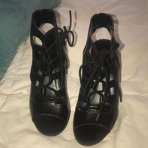 Lace up black booties!